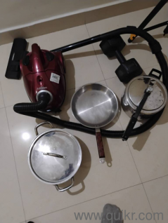 2k for Kingsize bed, Vaccum Cleaner, 1 pressurecooker,2frying pans, Egg Boiler