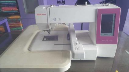 Usha Janome MC 450E Embroidery Machine Excellent Condition