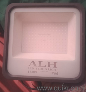 flood light hologen 150 waat ip66  2 light available superb condition high quality not like cheap 