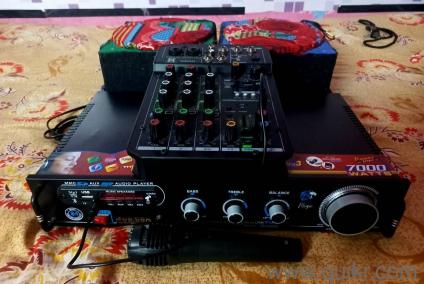 Almost new. ietrested buyers DM me. it is suitable for home karaoke practice & others