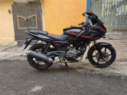 Used Bajaj Pulsar 220 F 2017 Model Images