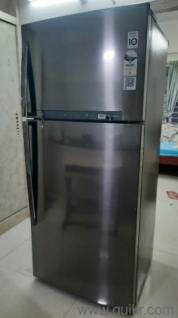 1yr old 506 refrigerator with 6th sense and runs with WI-FI.Good in condition.
