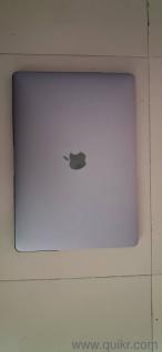 Macbook pro 13" with touch baar 8GB Ram 256 GB Rom