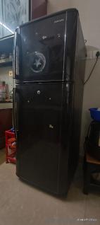 REFRIGERATOR WANT TO SELL IMMEDIATELY