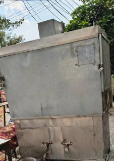 pizza stall setup for sale with fully equipped/oil fryers deep,oven,micro wave and some appliances