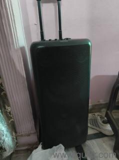 pora sahi hai mene naya speaker leya hai.5000 ka dena hai9560477806