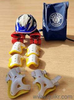 Selling a complete, gently used beginner roller skating kit in excellent condition. Ideal for kids starting out with skating practice.