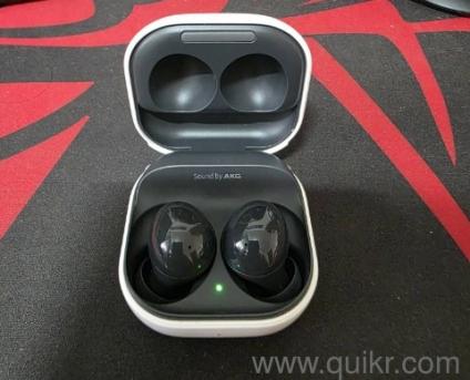 samsung galaxy buds2 in mint condition 
