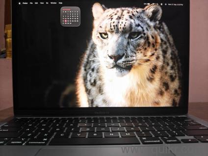 M1 macbook like new condition 