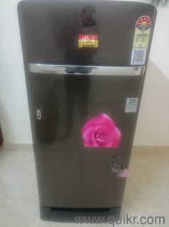 REFRIGERATOR 