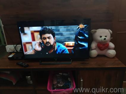 Sony branded TV 32".inches. single owner. good working condition, no scratches 