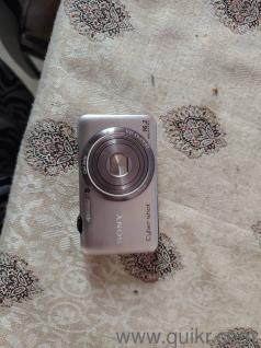 screen is light red , full well condition , kk trust worthy . best for vintage cameras lovers . model:DSC-WX7