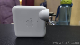 Apple MacBook charger adapter 70WUSB-C Power Adapter