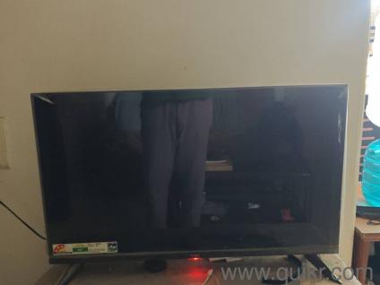 brand name -VW (visio world)tv 80 cm, 2 weeks warranty remaining, qled smart tv with remote.