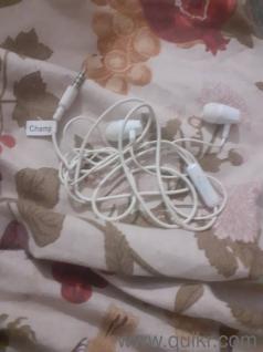 Champ Original Excellent White Earphones with microphone attached