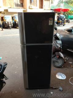 IAM SELLING A 4STAR TOSHIBA FRIDGE LIKELY NEW CONDITION 