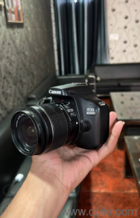 DSLR canon EOS 3000 D