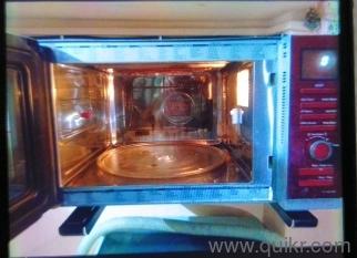 LG microwave 30L in good condition with multiple functions