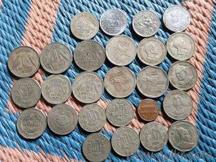 30 years old coins and one rupee coin 1985