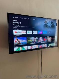 realme smart Google TV 32'' fully working condition with bill( eight two eight seven three zero eight nine zero nine)