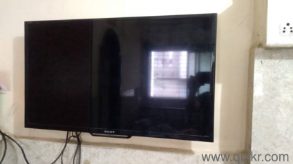 Sony BRAVIA 32-inch HD Ready LED TV (Model: KLV-32R412D). In 8000